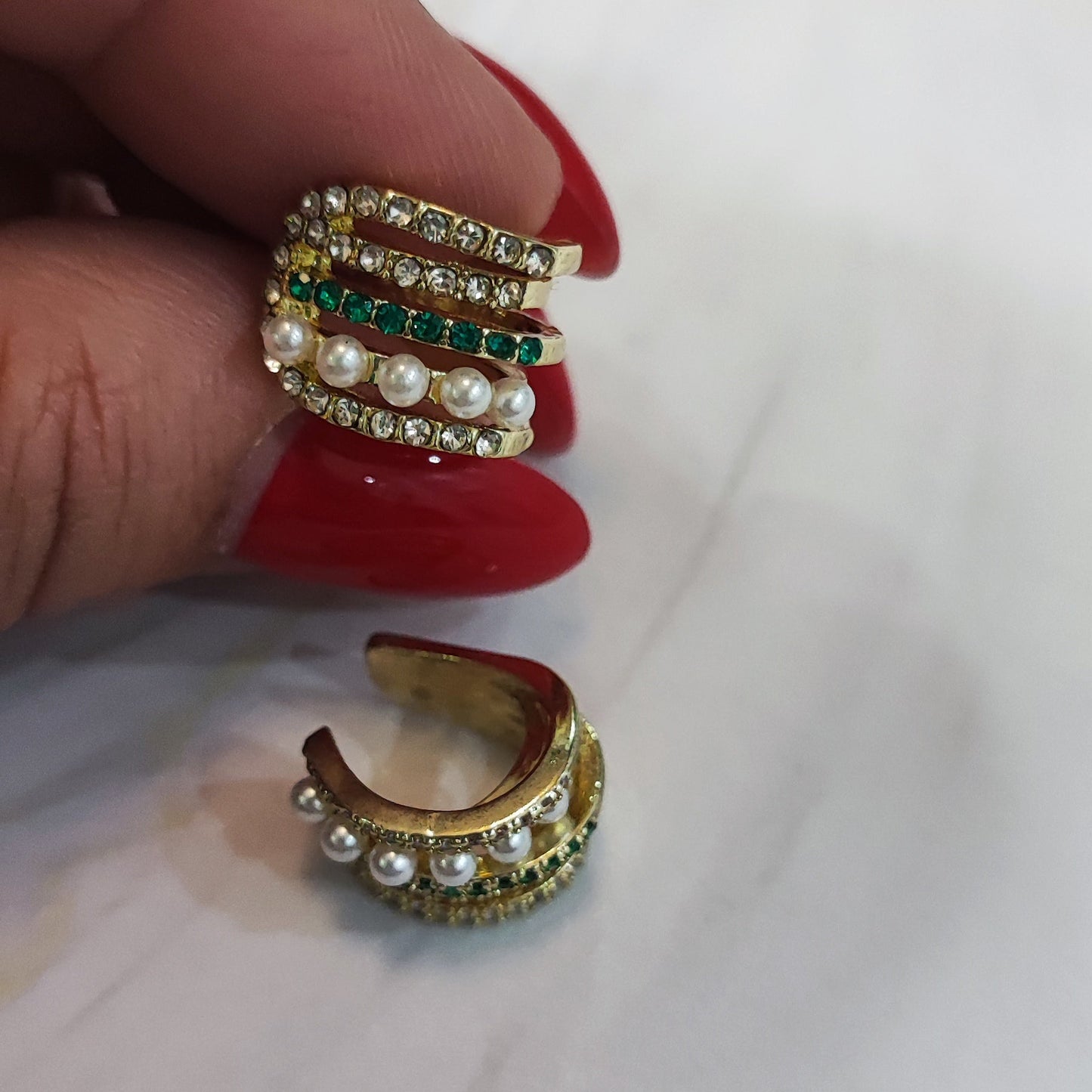 EARCUFF