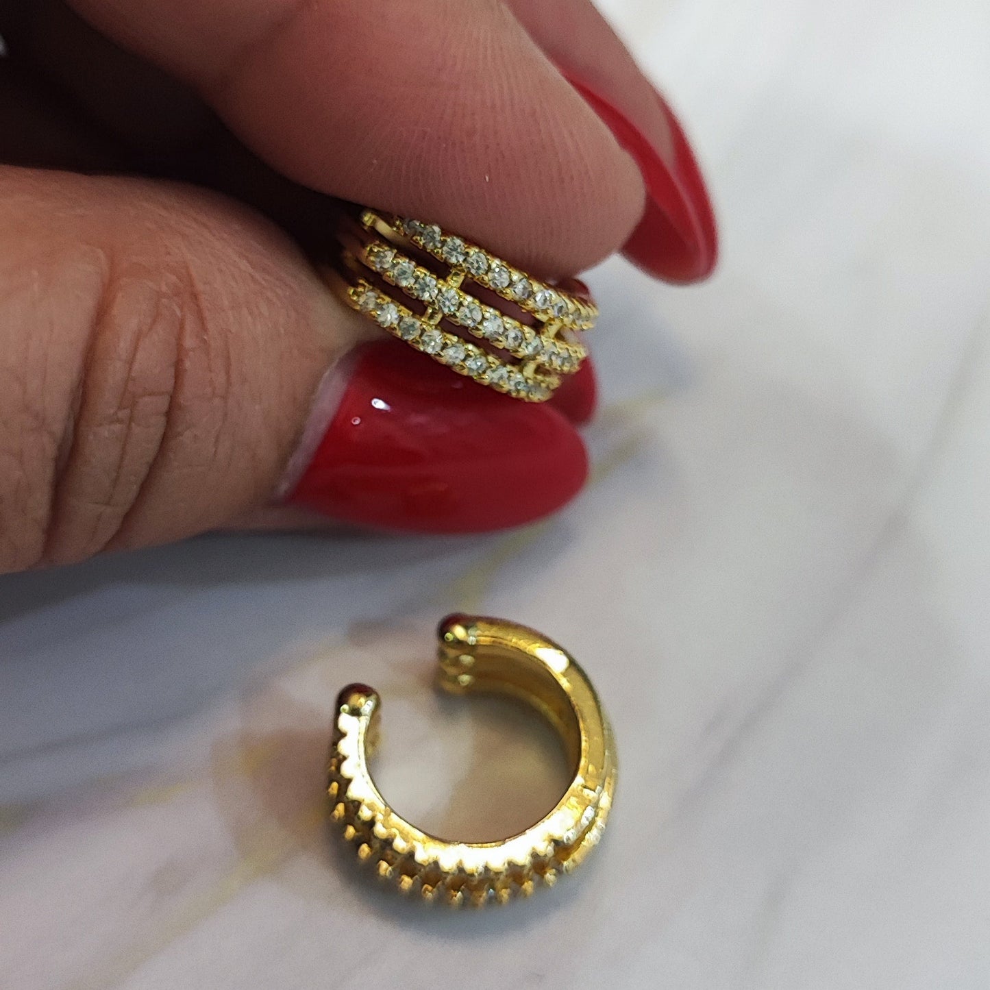 EARCUFF