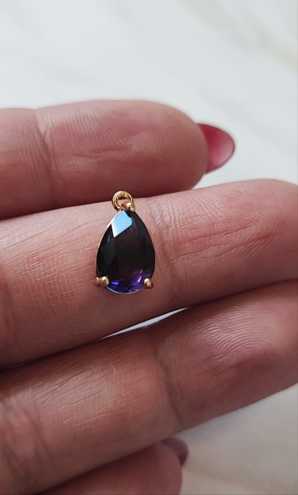 GOTA MORADA