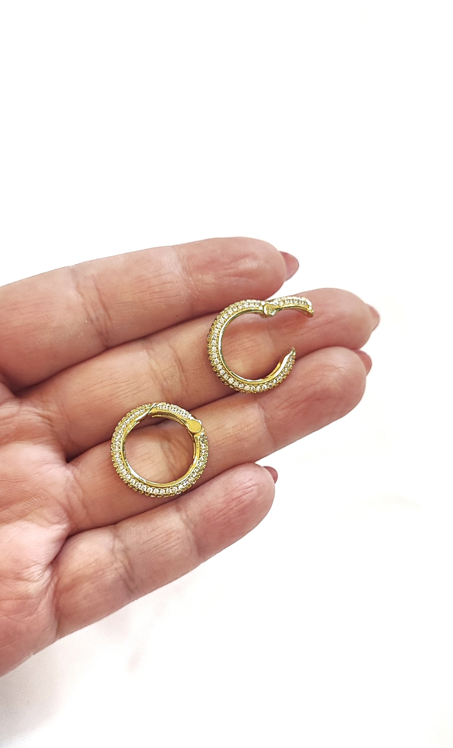 BROCHE REDONDO CON MICROZIRCONES